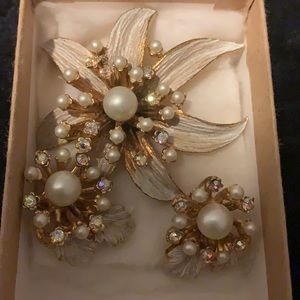 BSK Vintage Pearl AB Brooch Bridal Set